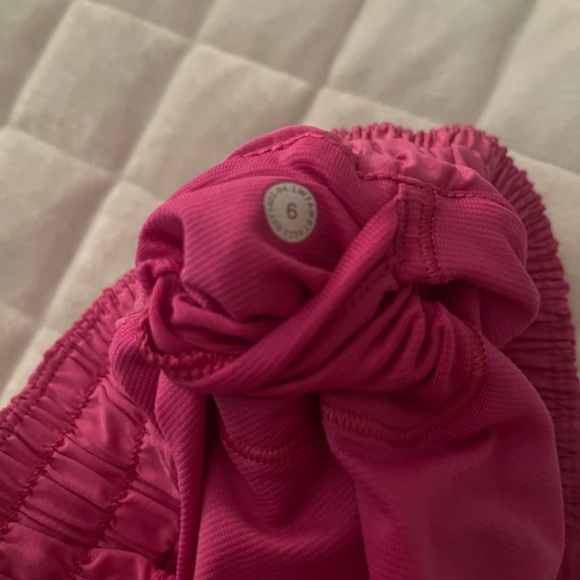 lululemon hotty hots (size 6 L) - Picture 3 of 3
